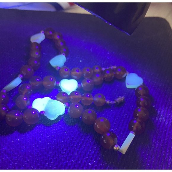 16" orange/brown beads with shell hearts necklace - Picture 3 of 5